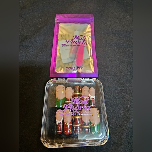 PRESS ON NAILS W/TOOL KIT - Picture 10 of 10